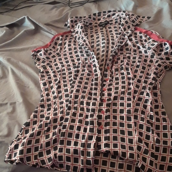 Button down shirt - Picture 2 of 3